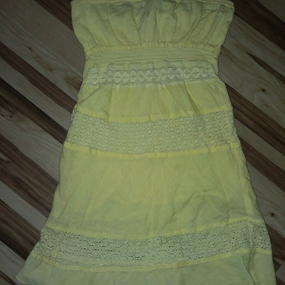 Tiny yellow dress